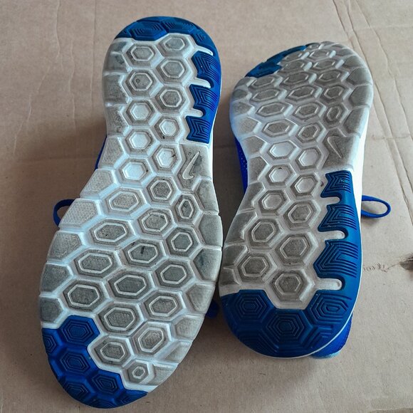 Nike Flex Experience RN 4 Men’s Shoe Size 7 Women’s 8.5 Kid 7y Blue 749807- 401 main image 8